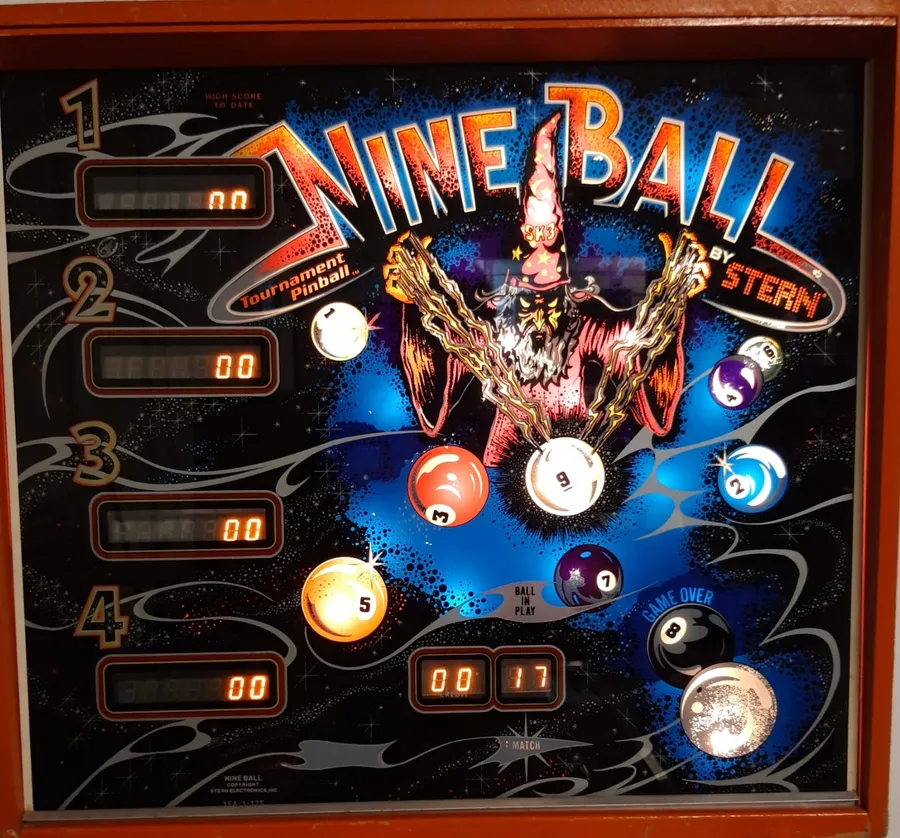 Nine Ball, Backglas